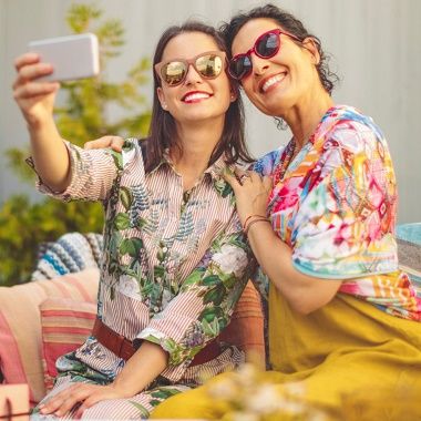 Bátran nézd az élet napos oldalát! 100% UV szűrős dioptriás napszemüveg készítés, választható kerettel, lencse színnel,... a színvonalas Nádor Optikában. Most 3990 Ft előleggel (a helyszínen fizetendő: 11.900 Ft)