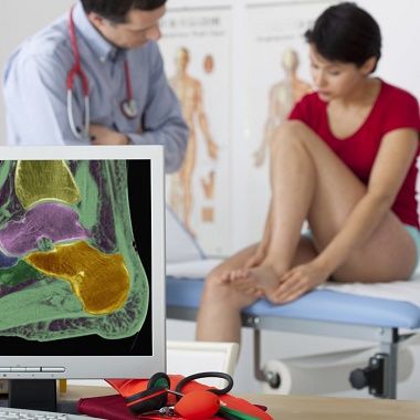 Mozgásszervi szűrőcsomag: reumatológiai vagy ortopédiai vizsgálat + Labordiagnosztika nagyrutinnal, és D-vitaminszint mérés